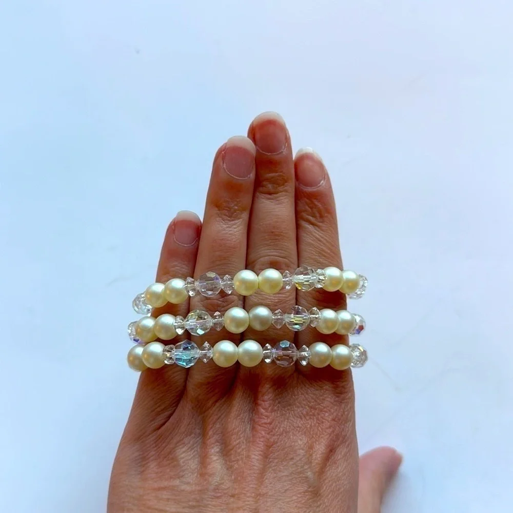 Elegant Vintage Pearl and Crystal Up-Cycled Bracelet and Earrings Jewelry Set - Picture 7 of 8